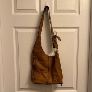 Vince Camuto Tan 100% Geniune Leather Ryton Hobo Bag in Rustic Oak